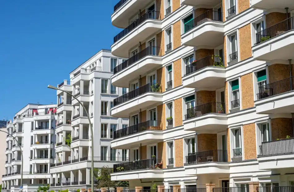 Μετατροπή κτιρίου σε κατοικία Η εταιρεία μας παραδίδει κατοικίες με το κλειδί στο χέρι, όπως τις έχετε οραματιστεί.