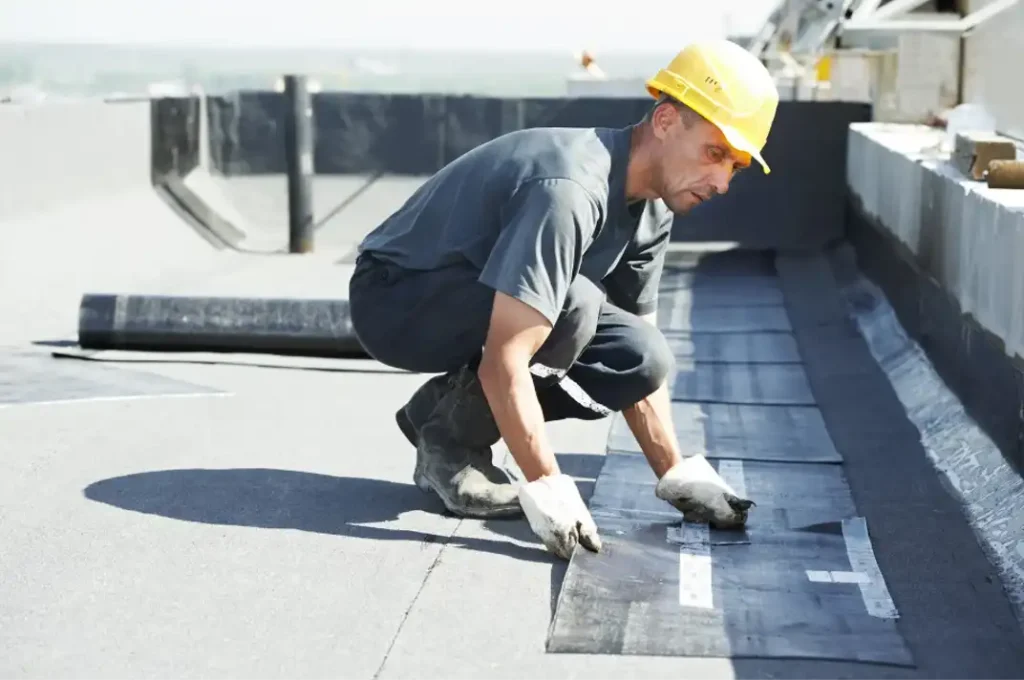 Τύποι μόνωσης ταρατσών Επαλειφόμενη Μόνωση Ταράτσας Ιδανική για τα περισσότερα κτήρια, εφαρμόζεται εύκολα, χωρίς καθαιρέσεις.